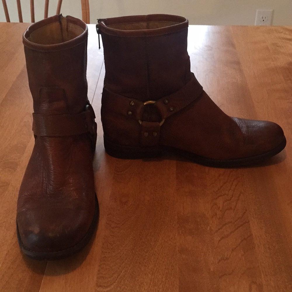 Frye brown boots